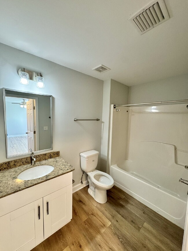 Photo - "Charming 2-Bed Oasis with 2 Full Baths in Prime Lynn Haven Location near Mosley High School"