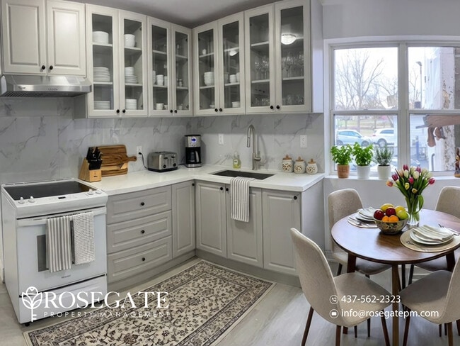 Building Photo - Spacious 3-Bedroom Main Level Apartment with 2 Parking Spaces – Welland Unit 1