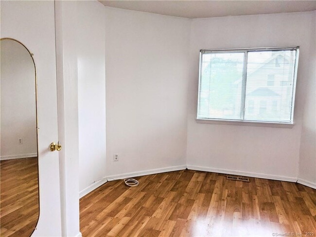 Photo - 276 East Ave Apartment Unit 1