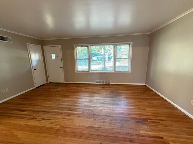 Photo - Older Home Large Yard 3 bedroom