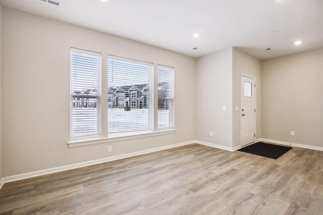 Photo - 14536 Twin Lakes Cir