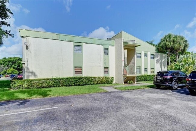 Building Photo - 4150 NW 90th Ave Unit 202