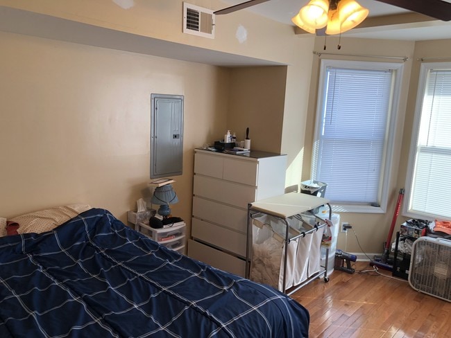 Photo - 4931 Locust St