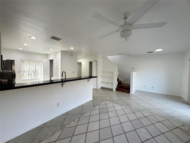 Photo - 324 NE 3rd St