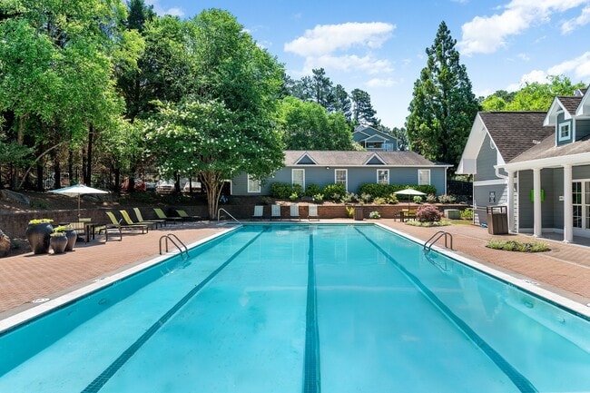 Building Photo - Creekside at White Oak