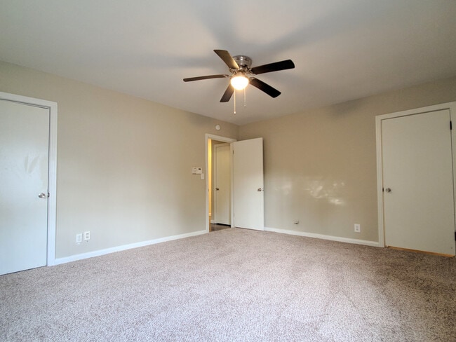 Photo - 128 7th Ave N