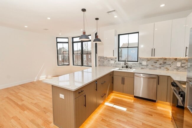 Photo - 30 Clifton St Unit 30C