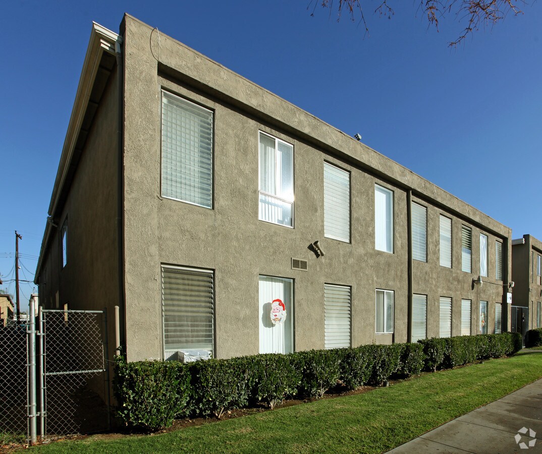 139 W Wilson Ave Apartments Orange, CA