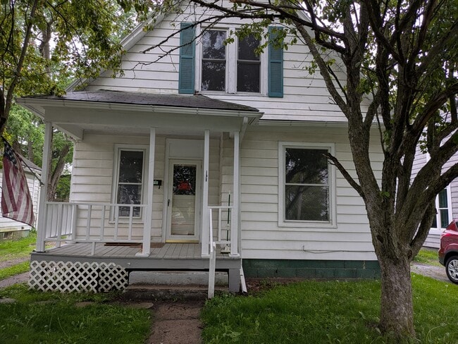 Building Photo - 77 N Pine St