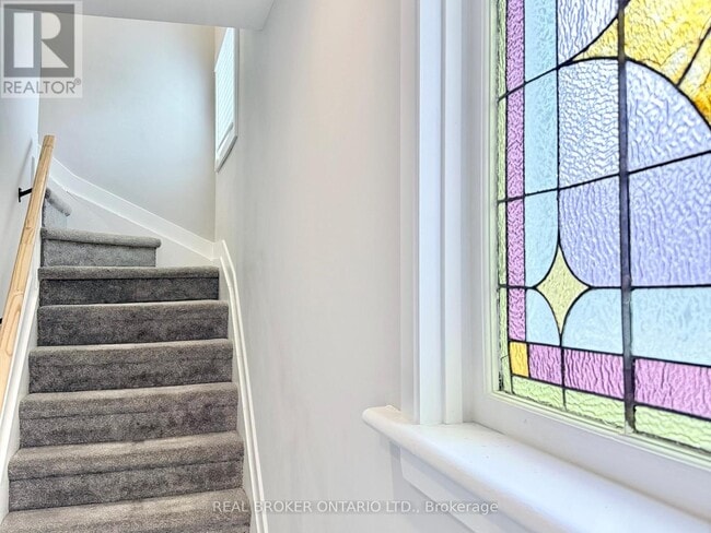 Photo - 143 Elmsley St N Unité B