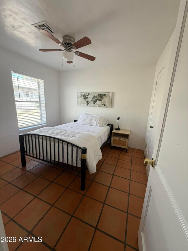 Photo - 712 W Taylor St Unit Apt 2