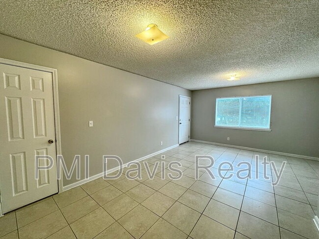 Photo - 1845 Lindberg Dr Unit Apt 09