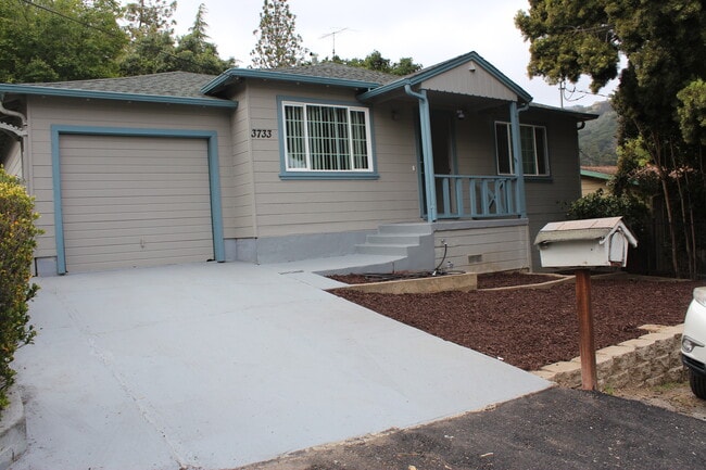 Building Photo - 3733 Keller Ave Rental