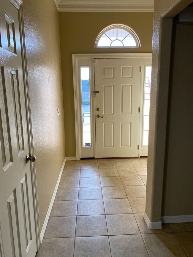 Photo - 221 Milas St