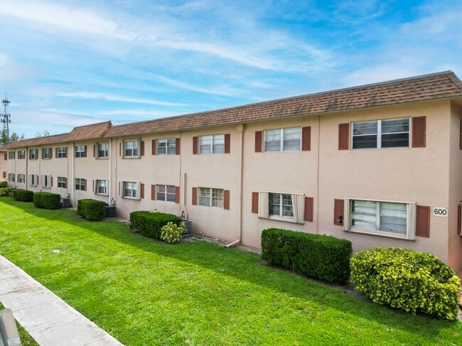 Photo - 600 SW 2nd Ave Unit 1380