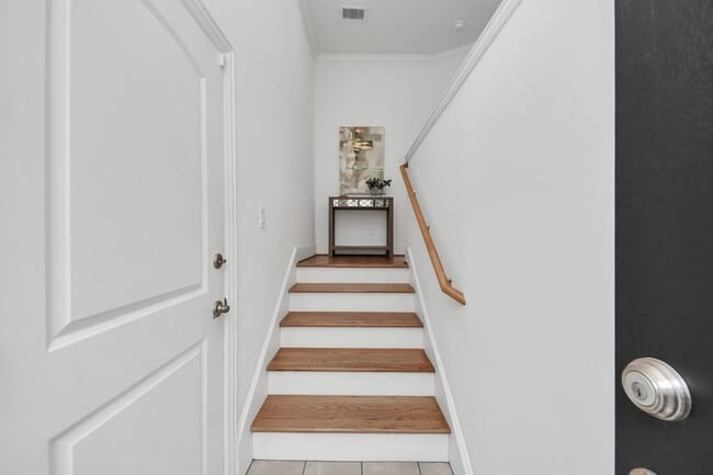 Photo - 1628 W 24th St