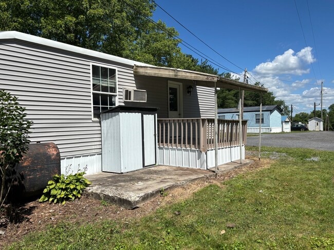 Photo - 101 Breezewood Park Rd