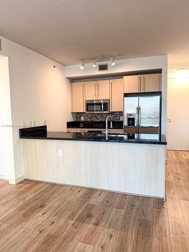 Photo - 1111 SW 1st Ave Unit 1718-N