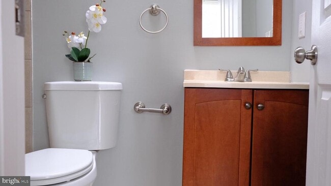 Photo - 1928 Bennett Pl NE