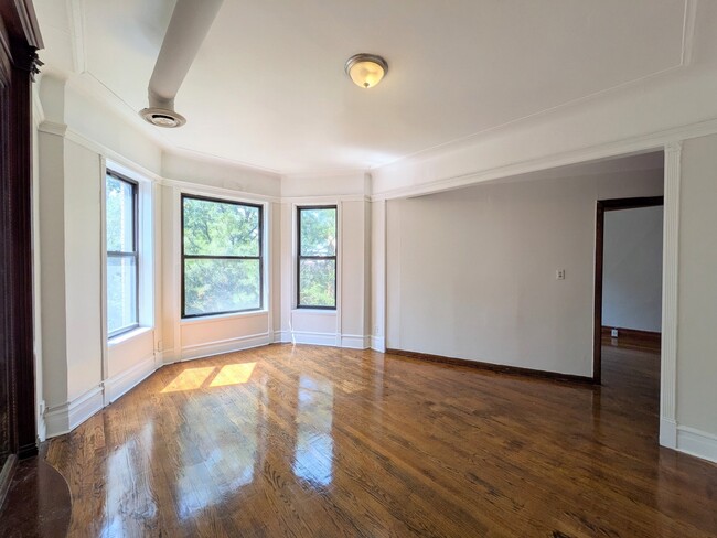 Photo - 4943 N Winthrop Ave Unit 3