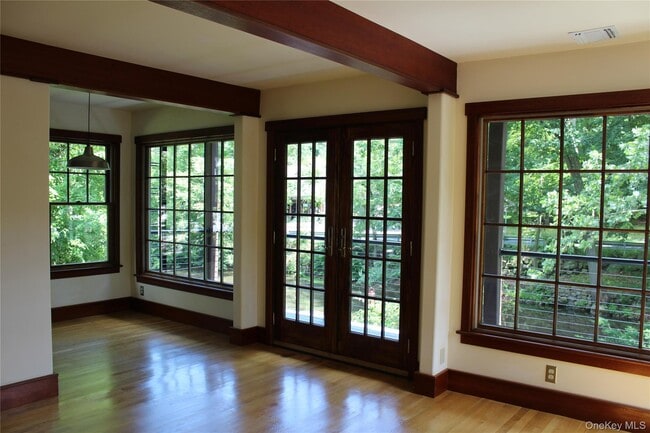 Photo - 235 Piermont Ave Unidad 2