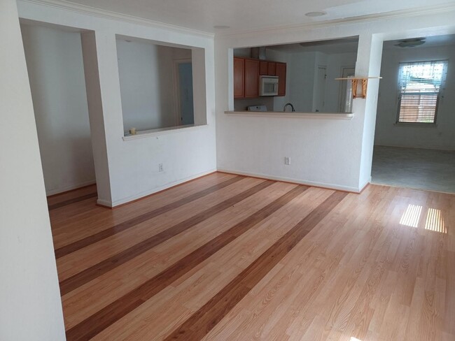 Building Photo - 12926 Pale Ivy Ln Rental