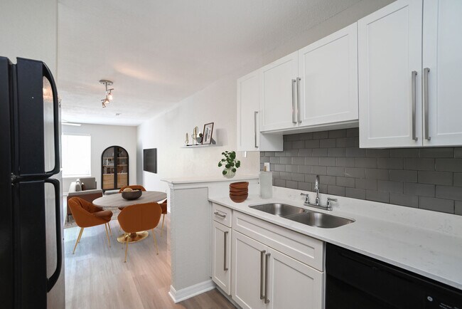 3BD, 3BA - Townhome - Kitchen
