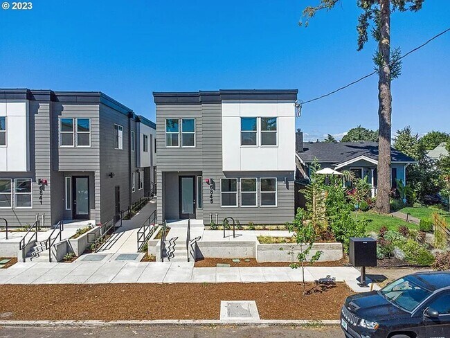 Photo - Montana Ave 6 Plex
