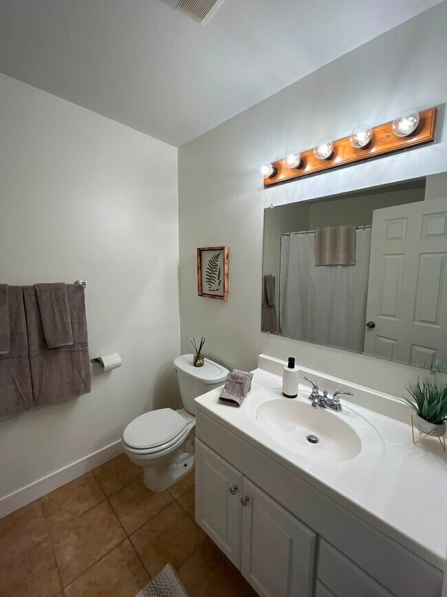 6 Oak Crest Ct