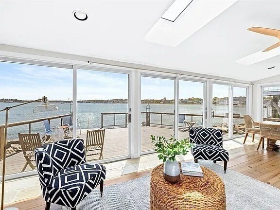30 Lighthouse Rd