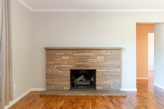 Photo - 3 bedroom 1.5 bath 1668 Sqft home just 1 m...