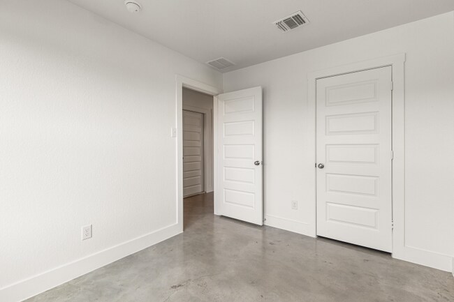 Photo - 522 Campus St