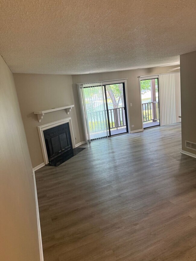 Photo - Recently Renovated 2 Bed 1 Bath in Naperville, Ready Now! Unit D