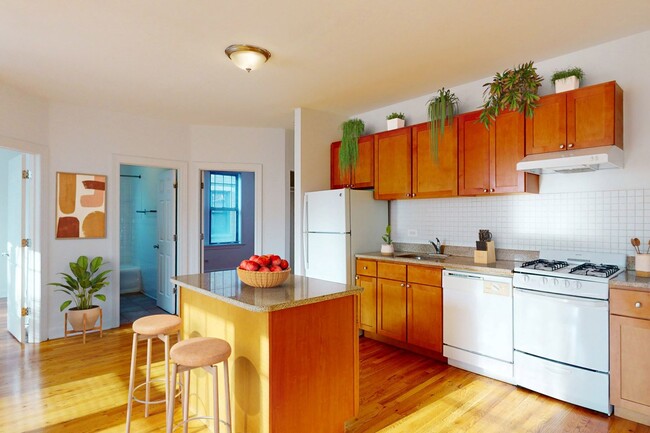 Kitchen - Woodlawn Court Apartments