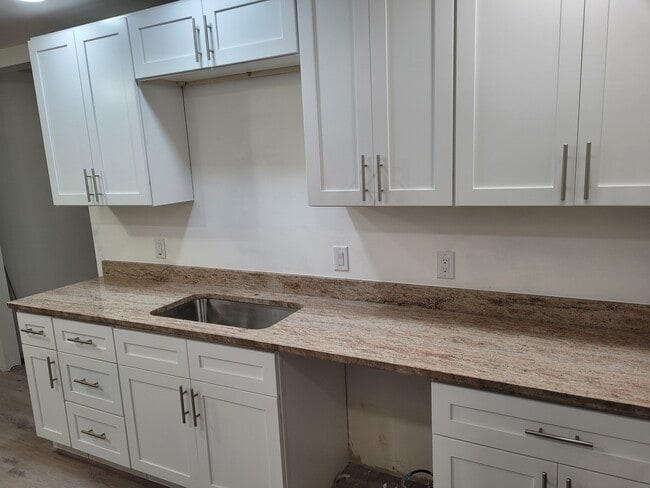 Photo - 21 Lemington Ct