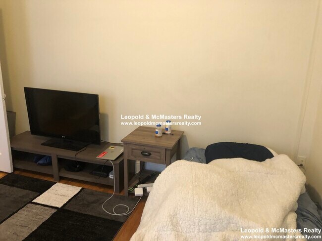 Photo - 64 Woodstock Ave Unit 9