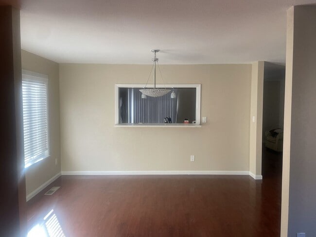 1215 Club Dr