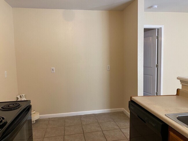 Photo - 7545 Windsor Oaks