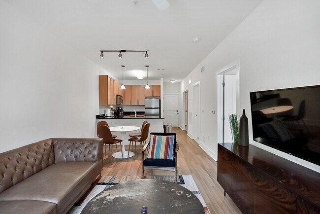 Photo - 238 S West St Unit ID1395500P