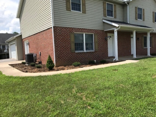 Corner Lot - 207 Leedy Way W Townhome