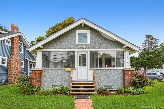 Photo - 1124 Shippan Ave