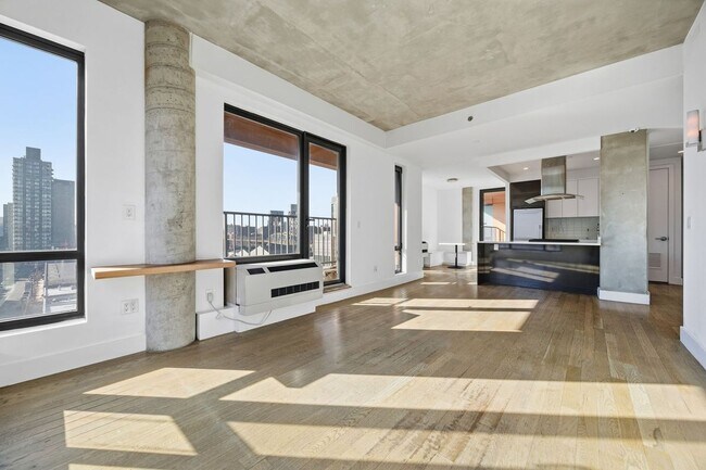 Photo - 225 E 138th St Unidad PH1