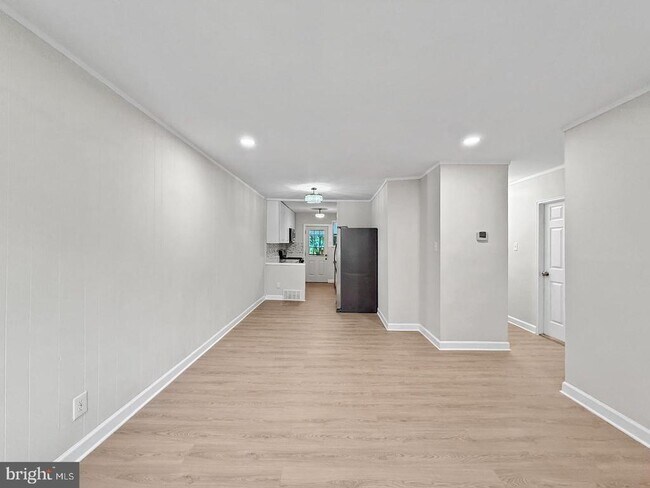 Photo - 7905 Greenleaf Rd