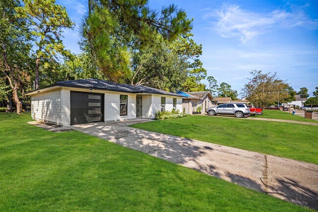 Photo - 1230 W Donovan St