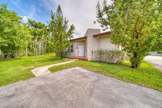 Photo - 14885 NE 7th Ave Unidad 14883