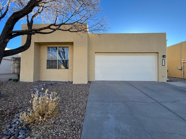 Nice 3 Bedroom 2 Bathroom Home Located In ... - Nice 3 Bedroom 2 Bathroom Home Located In ...