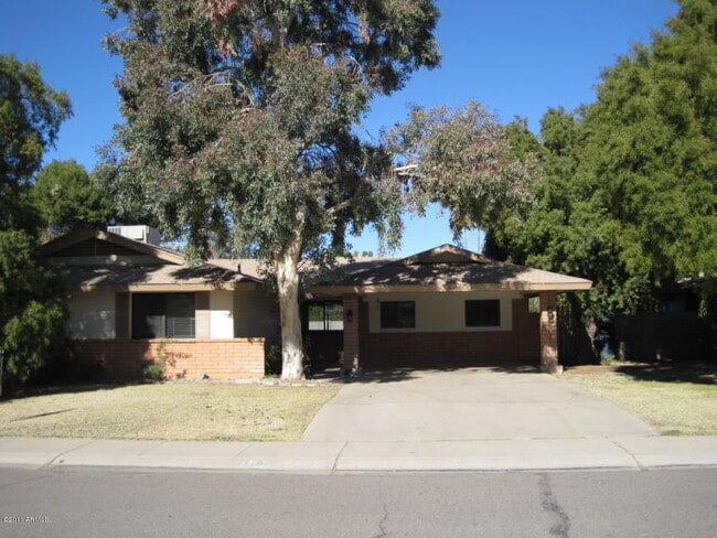 Building Photo - “Spacious 4-bedroom home with private pool in prime Tempe location!”