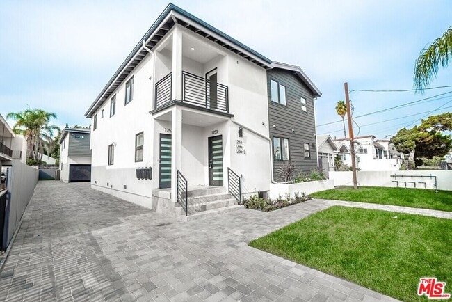 Photo - 1255 N Kingsley Dr Rental