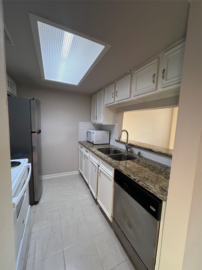 Photo - 14333 Memorial Dr Unit 31
