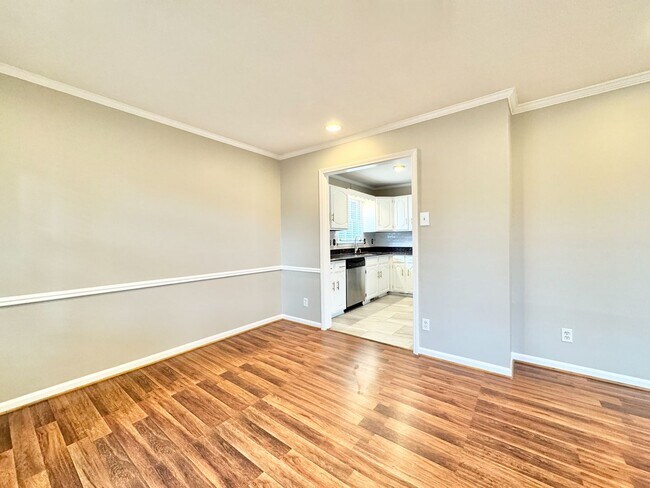 Photo - 5303 Ainsworth Dr